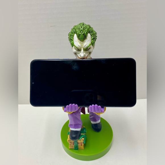 Cable Guys DC Comics The Joker Batman Statue - Controller & Phone Holder - Picture 7 of 16